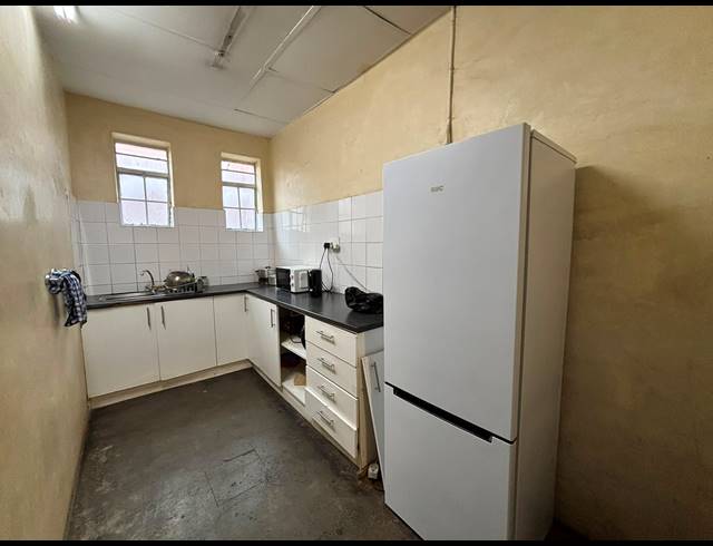 2,875M² WAREHOUSE TO LET IN PAROW INDUSTRIAL